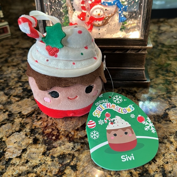 Holiday limited edition Squishmallow “Sivi” 1/8 in set - Picture 5 of 5